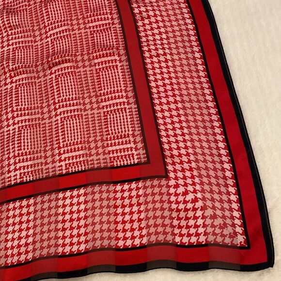 Adrienne Vittadini designer red houndstooth scarf wrap retro 34"x35" - Picture 6 of 9